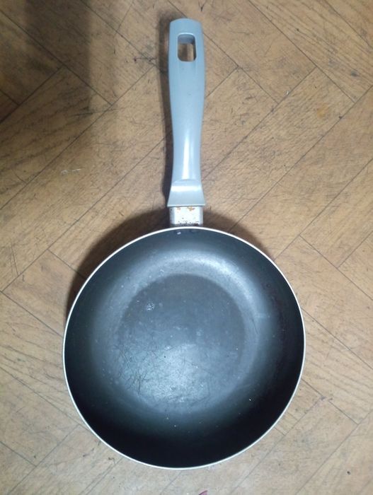 Сковорода фирмы Rondell, диаметр 24 см