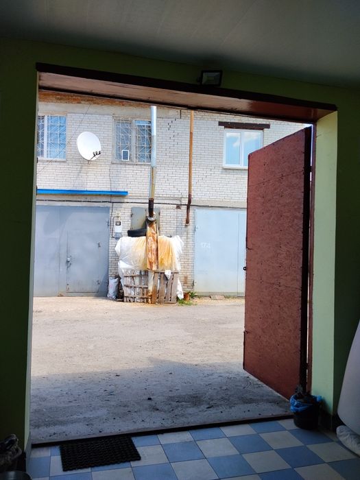 Автомобильный гараж
