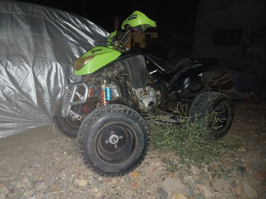 Vendo moto 4 250cc
