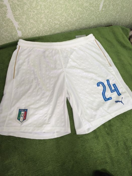 Шорти футбольні білі puma