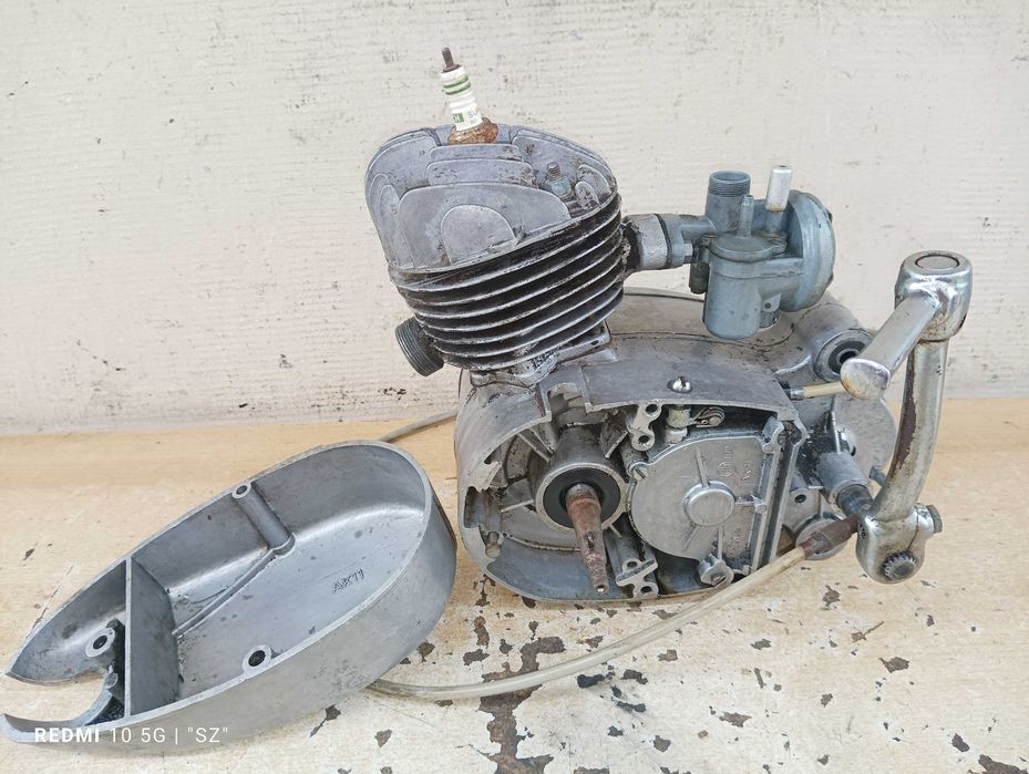 Silnik S38 - 003>126609 - biegi w ręce - Żak - Komar - Romet - Sztywniak.