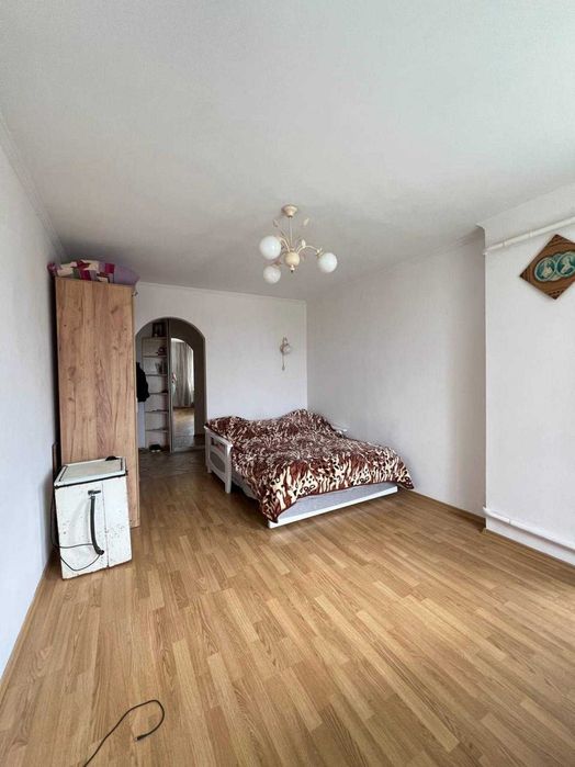 2-кімнатна з ремонтом, меблями і технікою — заїжджай і живи