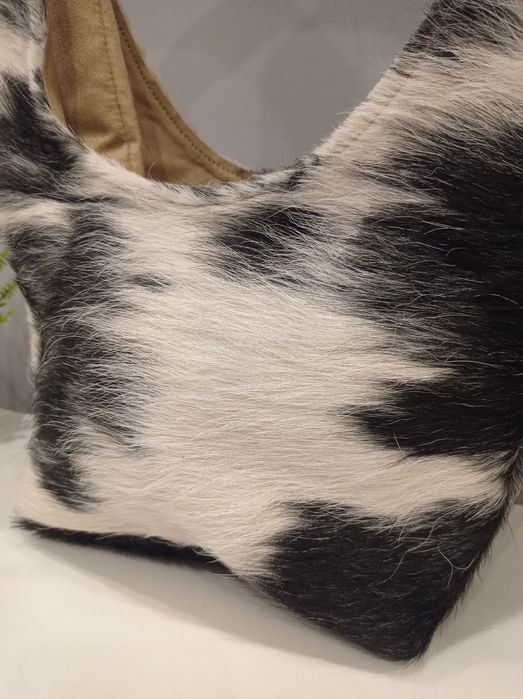 Unikalna torebka damska z naturalnej skóry z długim włosiem. Hand made