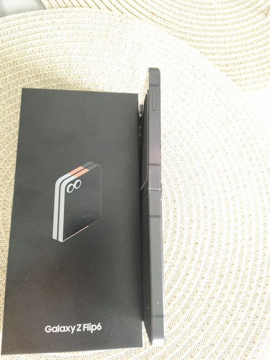 Samsung Galaxy Z Flip 6 – używany, z gwarancją , stan baterii 100%