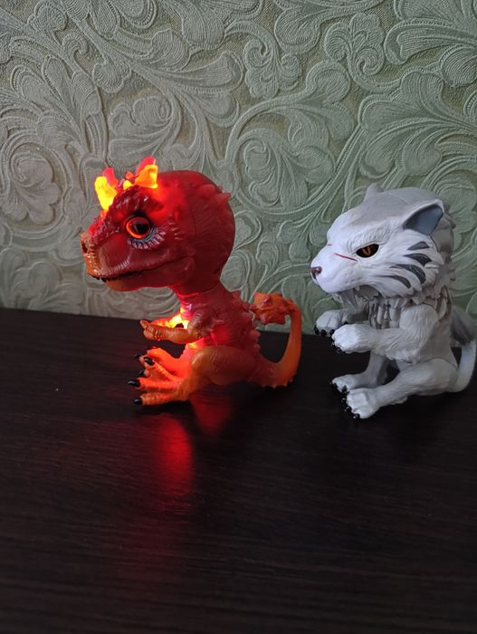 Интерактивный дракоша, саблезубый тигр Фингерлингс