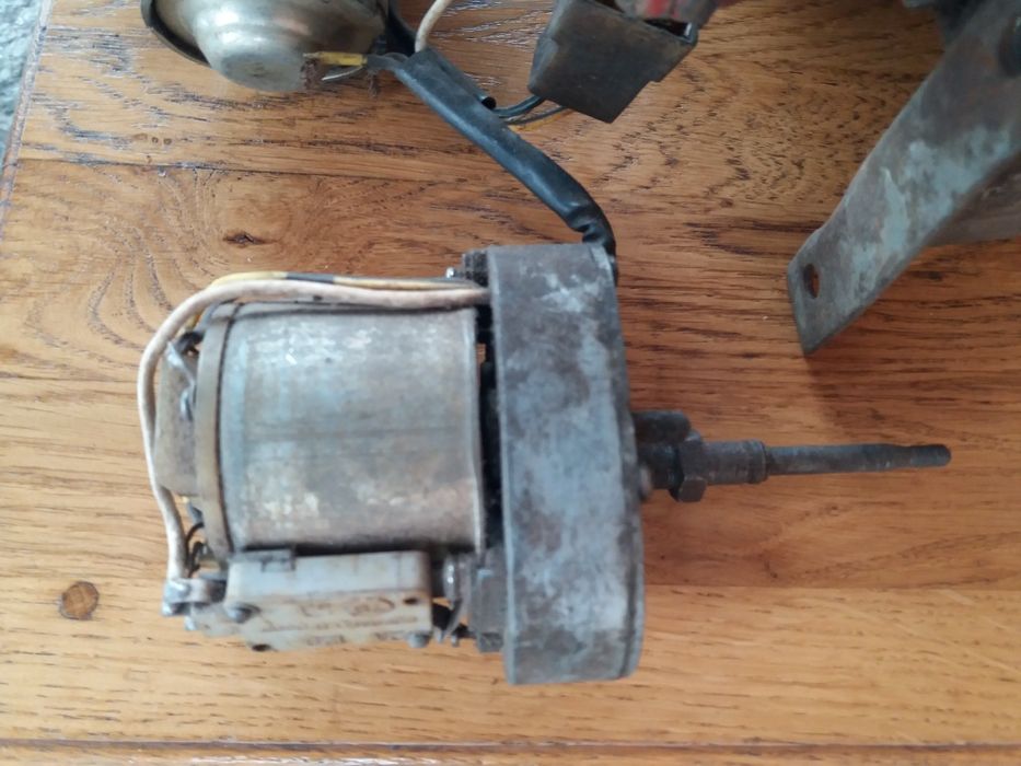 Моторедуктор склоочисника автобуса ЛАЗ і не тільки.