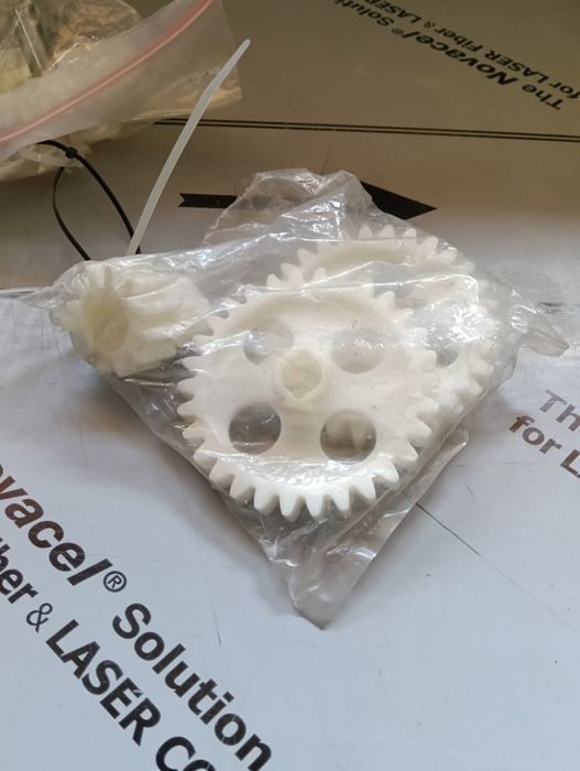 zestaw par kół zębatych wlot wału ø 14mm zęby 12/30 plastik szerokość zęba 14mm