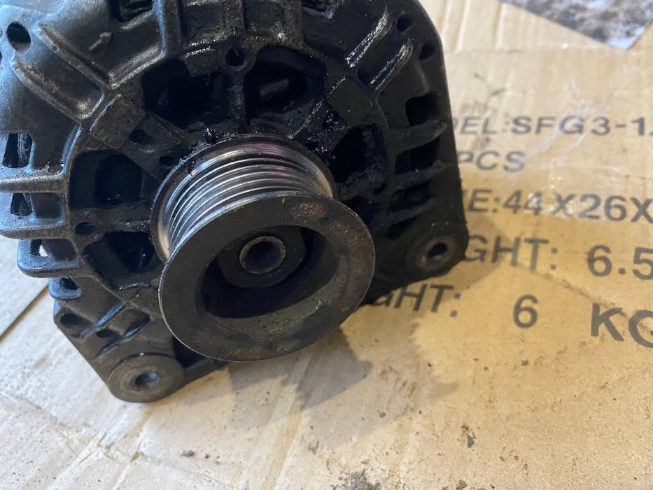 Генератор 2/2 Renault Master 2/5 disel 1998-2003 год