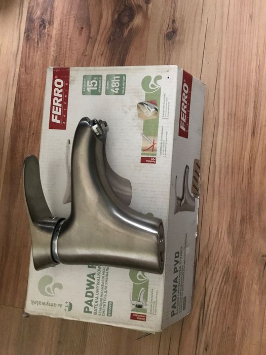 Bateria ferro Padwa umywalka stojąca