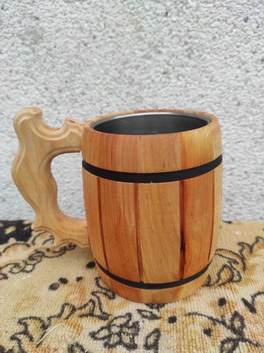 Дерев'яні бокали для пива.