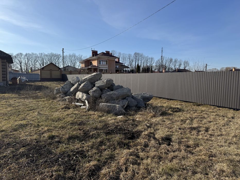 Продам земельну ділянку  біля озера с.Агрономічне