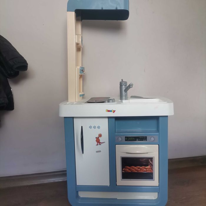 Zabawkowa kuchnia smoby
