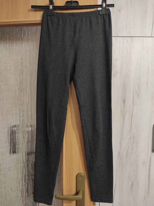 Rozm.s Grafitowe legginsy