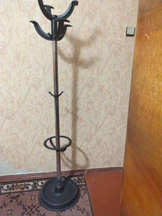 Вішалка -стійка для дома та офісу