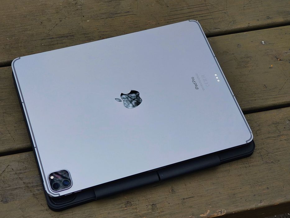 Apple iPad pro M2 12.9 16gb RAM 1tb  LTE + EGR keyboard