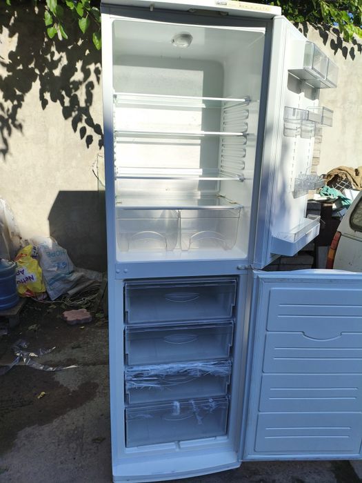Продам холодильник в гарному стані