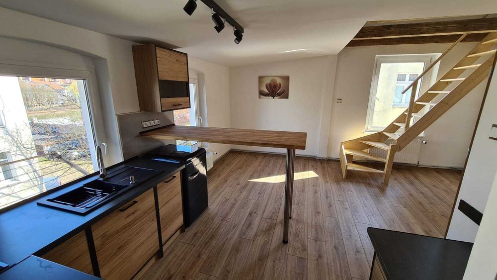 Klimatyczne poddasze w kameralnej kamienicy – bezpieczna inwestycja pod wynajem Booking, Airbnb, Loft, mieszkanie