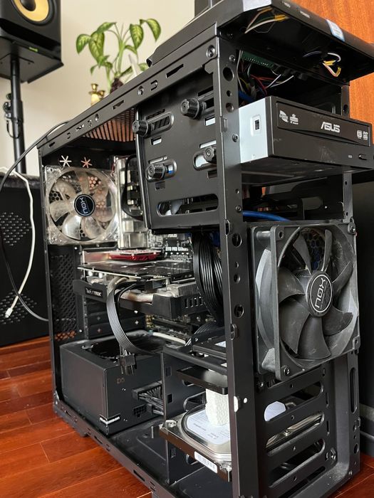 PC Asus 1.5Tb 16Gb RAM 4Gb Gráfica Wi-Fi