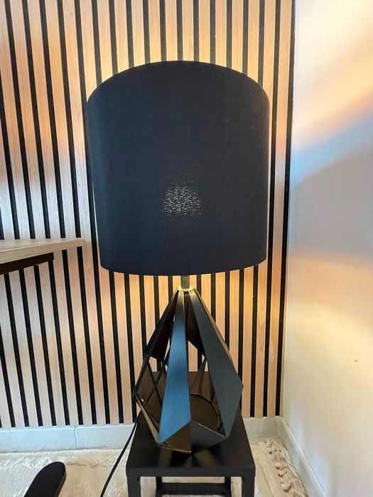 Candeeiro de Mesa GEO Preto Leroy Merlin | Design Moderno | Como Novo