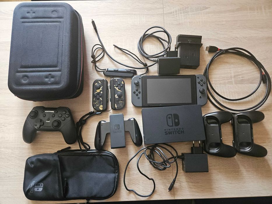 Nintendo Switch V1 + drugi dock, akcesoria