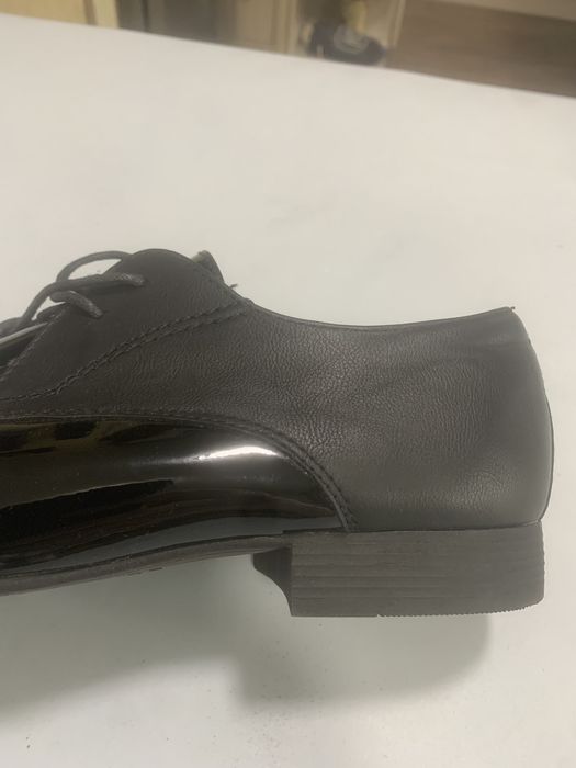 Черные мужские туфли