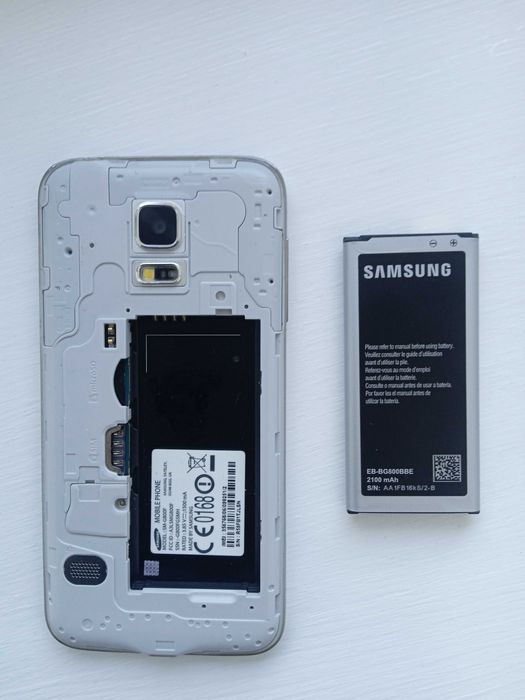 Телефон  Samsung