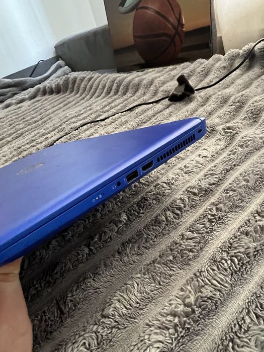 Ноутбук HP Pavilion 15 / AMD A10 Radeon R8 / 4GB RAM / Windows 10