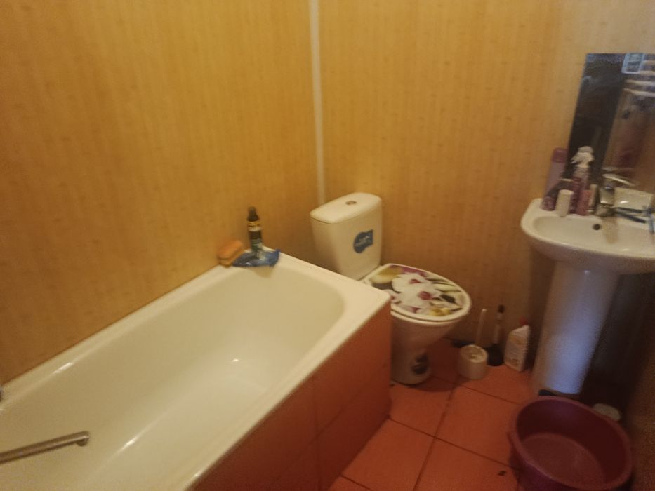 Здається кімната в центрі міста