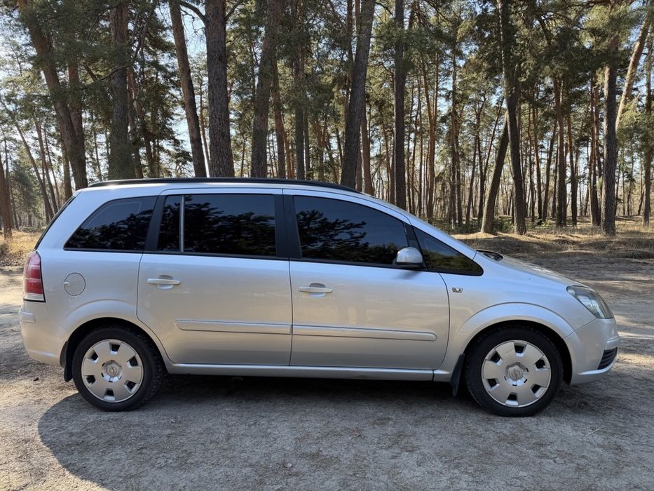 Продам Opel Zafira B