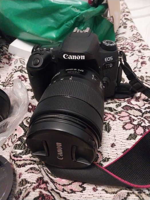 Продам Canon 77d з двома об'єктивами (18-135, 50)