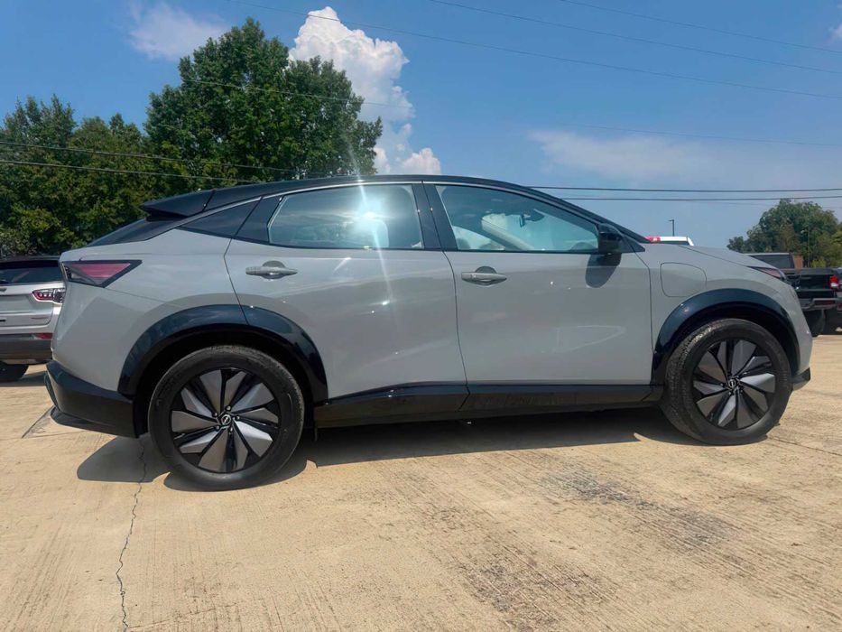 Nissan Ariya      2023