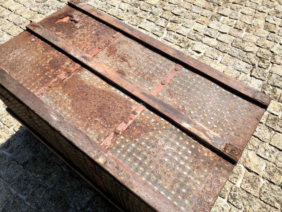 Bau Arca Mala Chapa Antiga