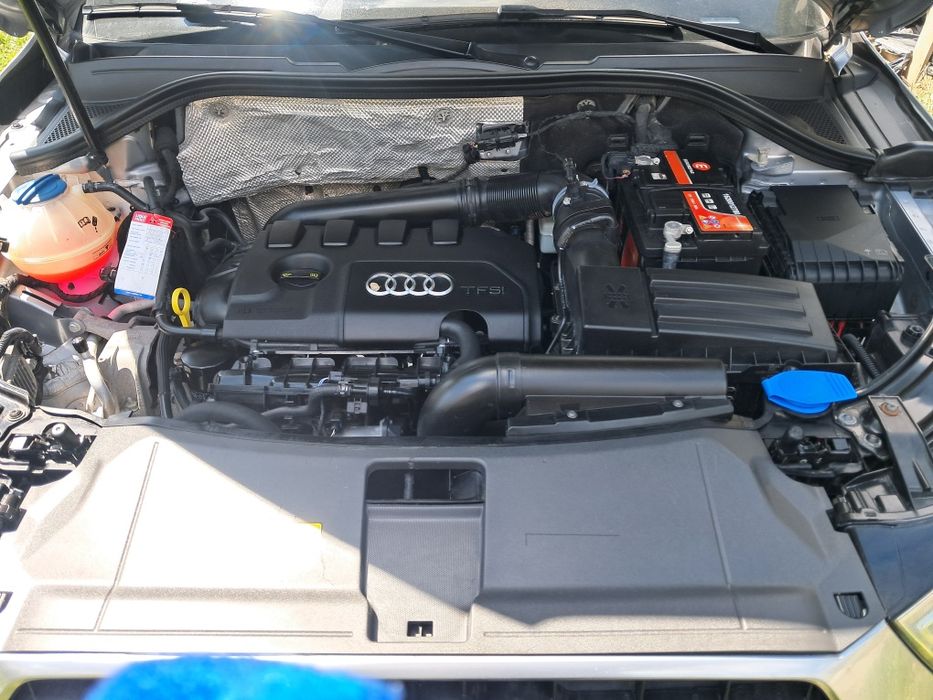 Продам  Audi Q3.
