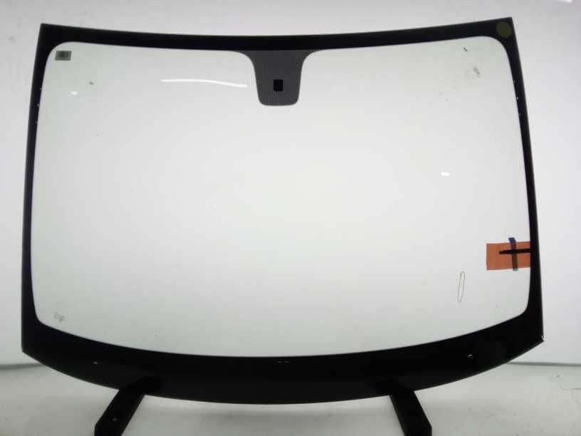 Szyba samochodowa przednia czołowa używana MERCEDES DOWÓZ