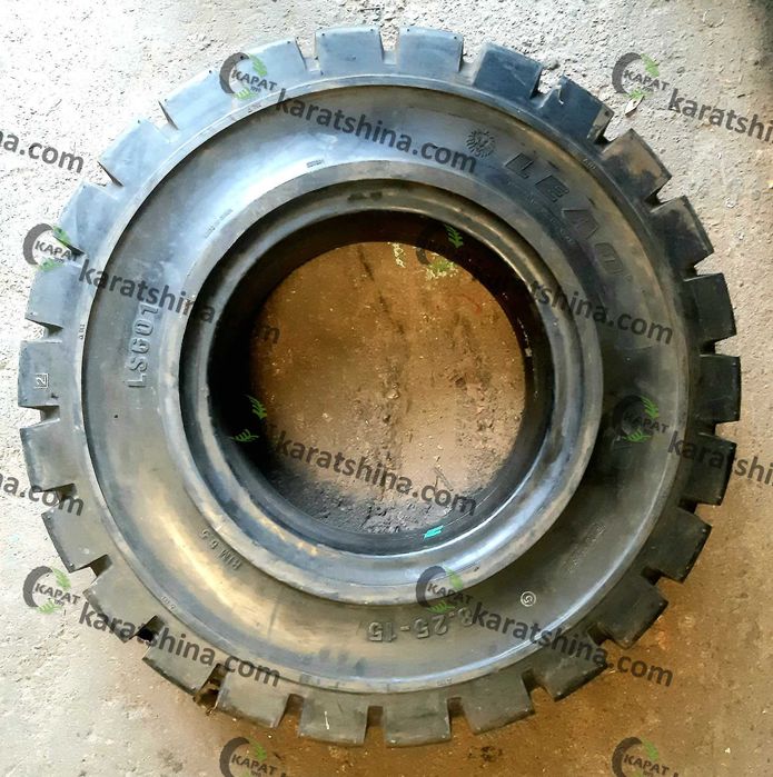 Шини суцільні 8.25-15 (240-381) Китай.