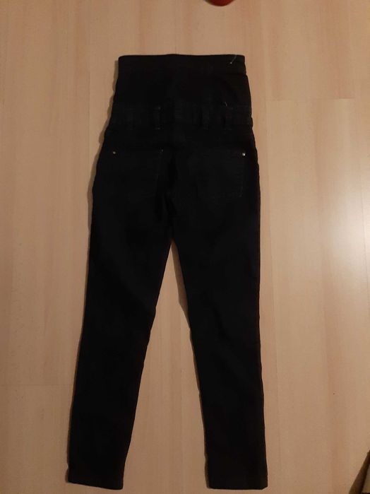 Spodnie jeansy wysoki stan rozm. 134