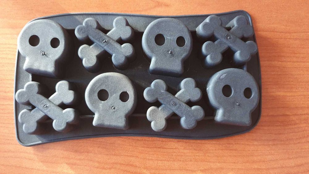 Formas para Gelo Polvo + Crânio e Ossos cruzados