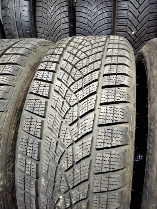 215 50 R19 Goodyear