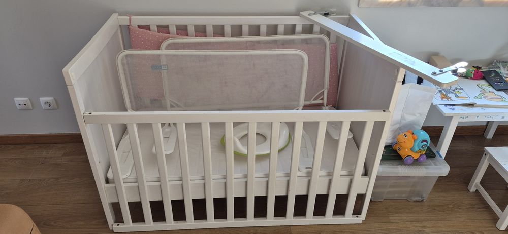 Berço bebe + colechão+ 3 proteçoes+resguardo de proteçao cama