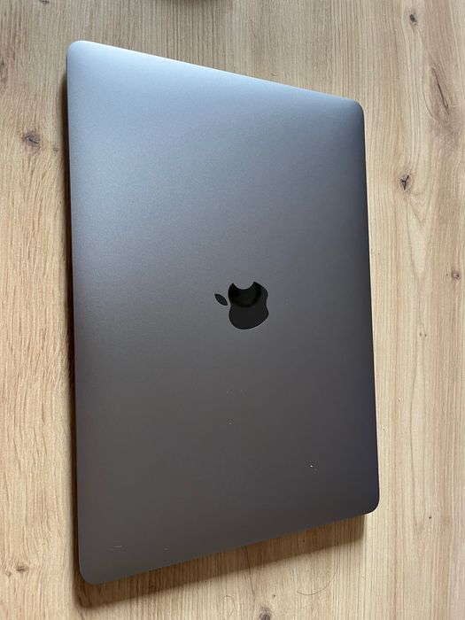 MacBook Air 13 - 2019 / 128 SSD / 8GB RAM