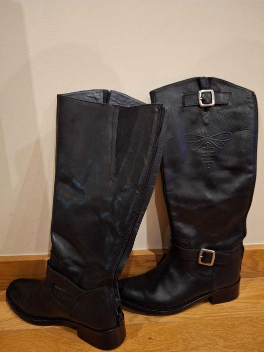 Bota em pele de cano alto preta 37