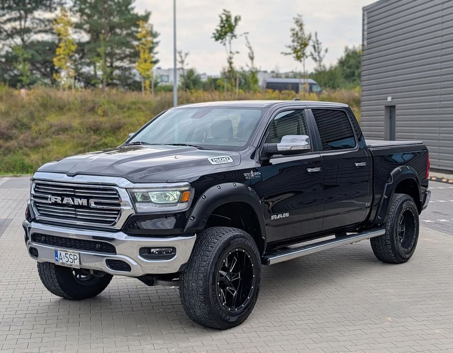RAM 1500 LARAMIE 5.7 HEMI 400KM + gaz BRC 4x4 Skóra Kamera LED Zamiana