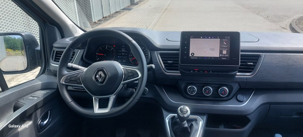 Wynajem Busa 9 osobowego Wypożyczalnia bez limitu kilometrów