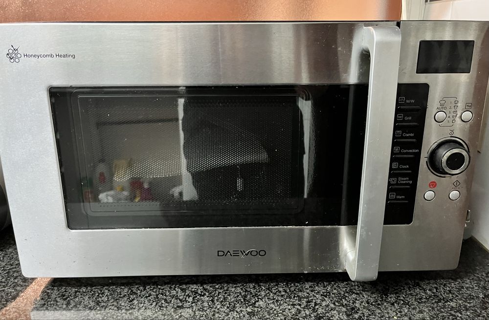 Microondas em inox com funcao de grill