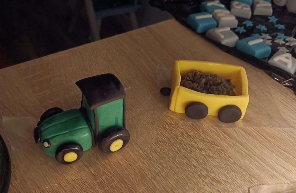 Traktor z przyczepą