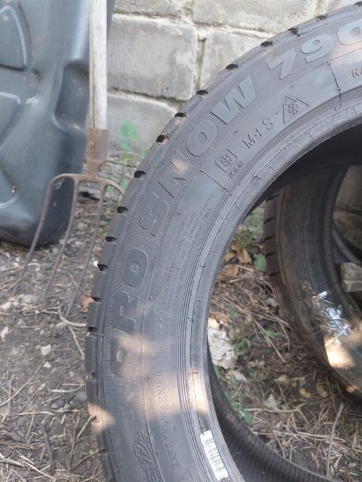Комплект зимових шин Aplus pro snow 245/45/R17