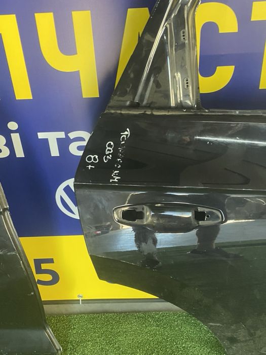 Touareg 20р двері задні праві