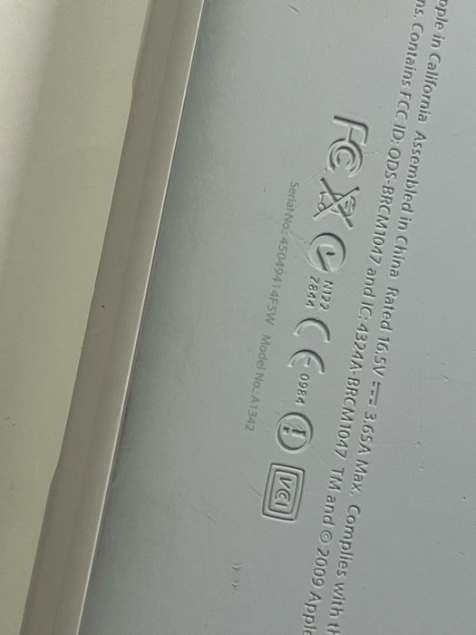 Apple MacBook White Mid 2010 A1342