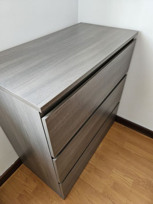 Cómoda Nova Cinzenta de 3 Gavetas Grandes.