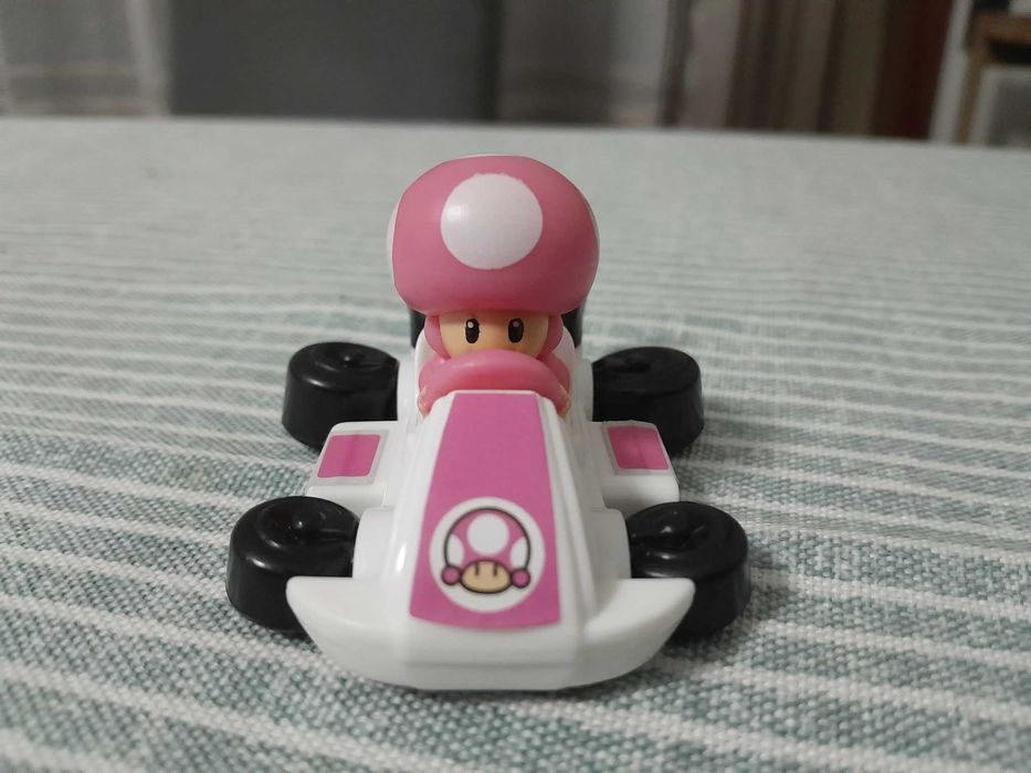 Figura McDonalds Happy Meal Mario Kart 2024 Toadette - NOVA